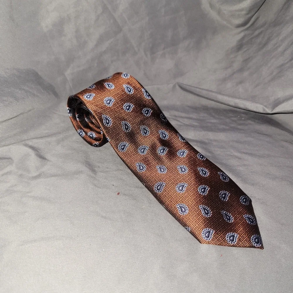 JoS. A. Bank 1905 Men's Gold/Navy Paisley Print Tie, 100% Silk